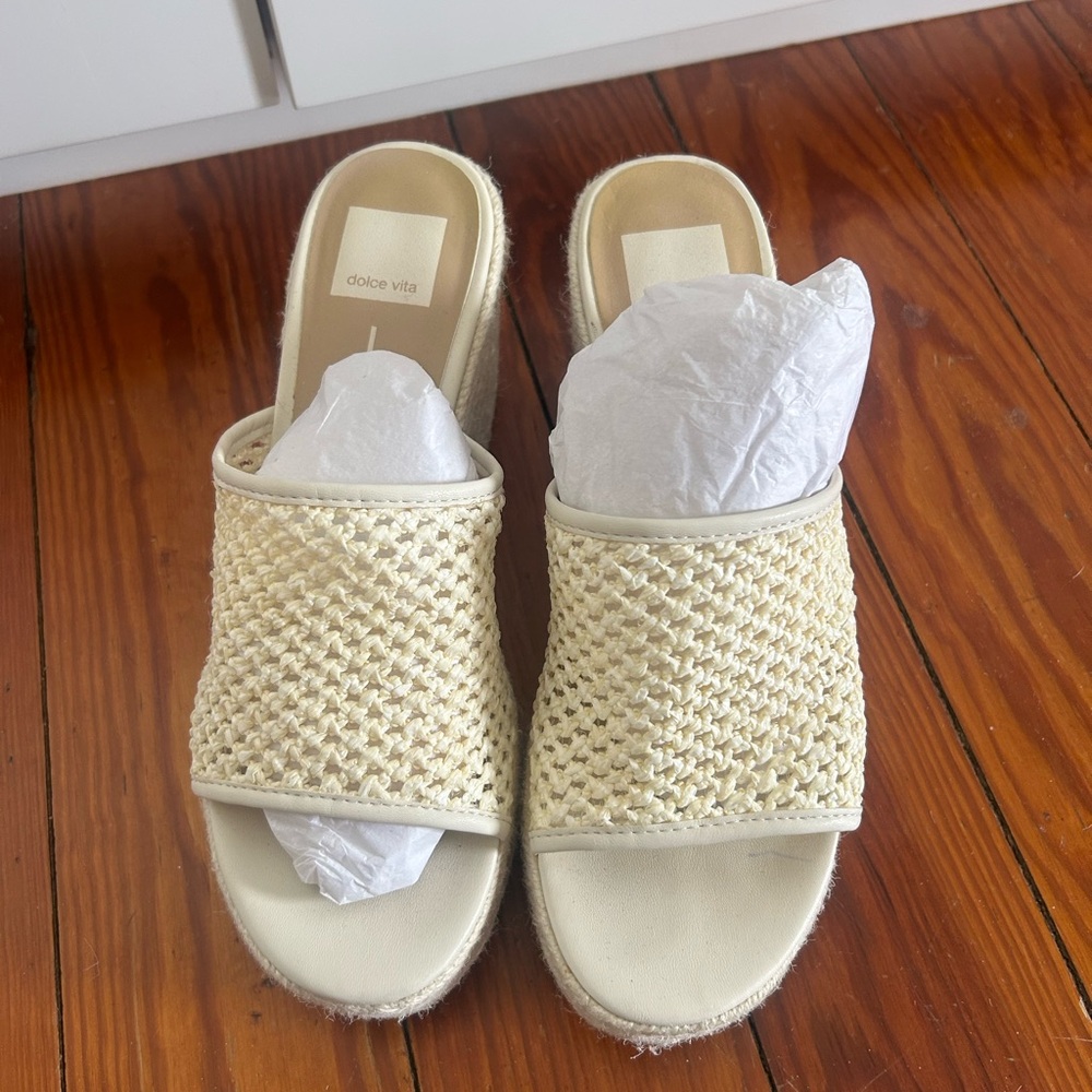Dolce Vita Women's Tan Woven Wedges
